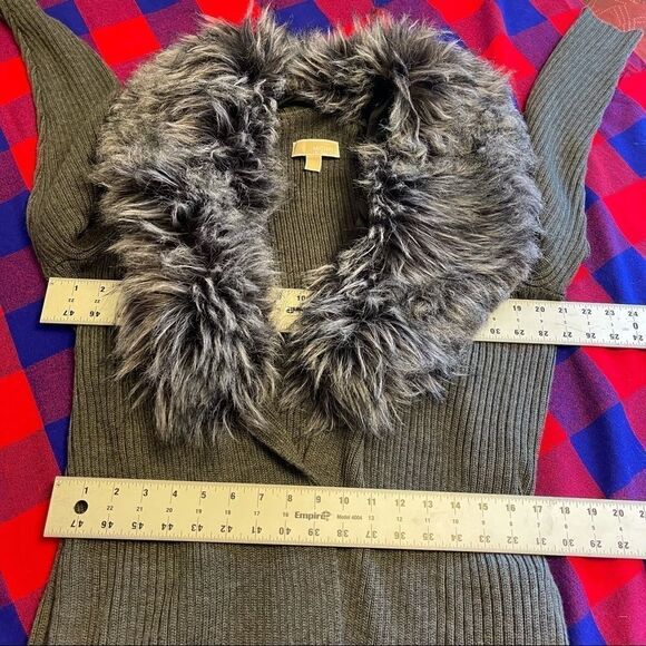 Michael Kors Grey Faux Fur Ribbed Sweater Cardigan Size Medium - Picture 9 of 12